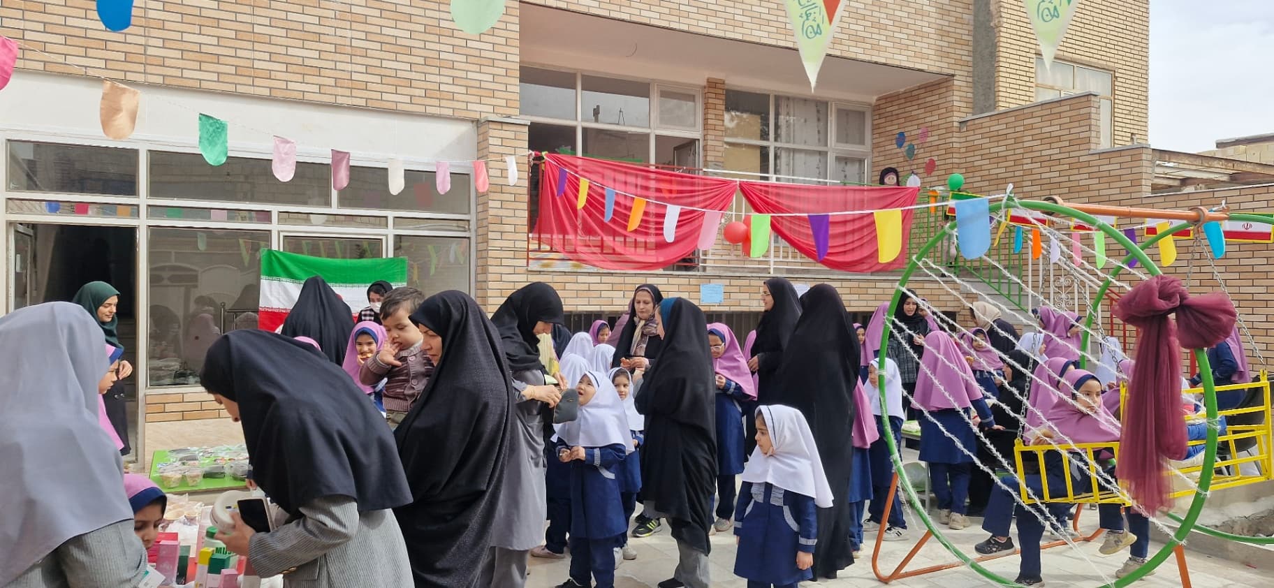 بازارچه همدلی برای کمک به نیازمندان