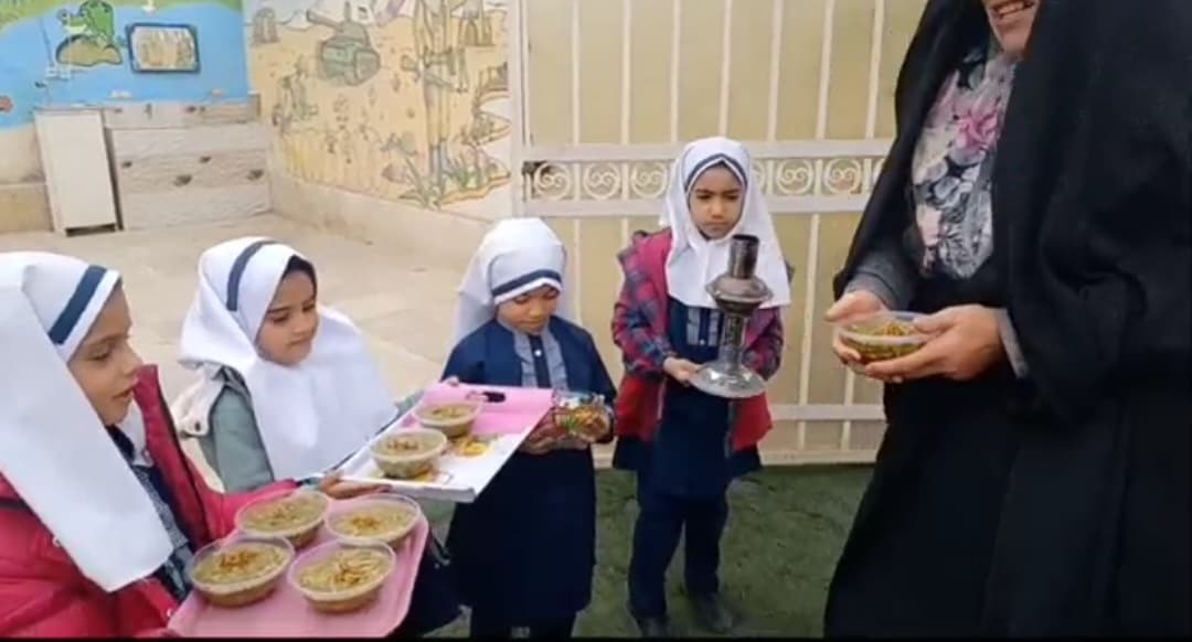 ایستگاه صلواتی آش نذری وشکلات بمناسبت نیمه شعبان